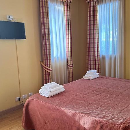 Hotel Chalet Casa Cesana Cesana Torinese Buitenkant foto