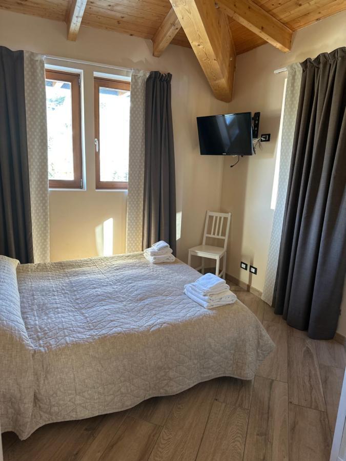 Hotel Chalet Casa Cesana Cesana Torinese Buitenkant foto