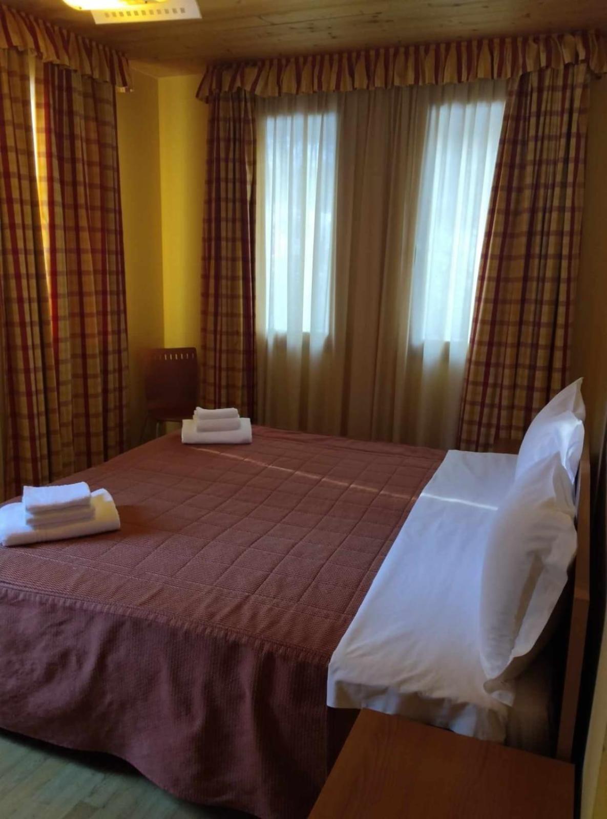 Hotel Chalet Casa Cesana Cesana Torinese Buitenkant foto