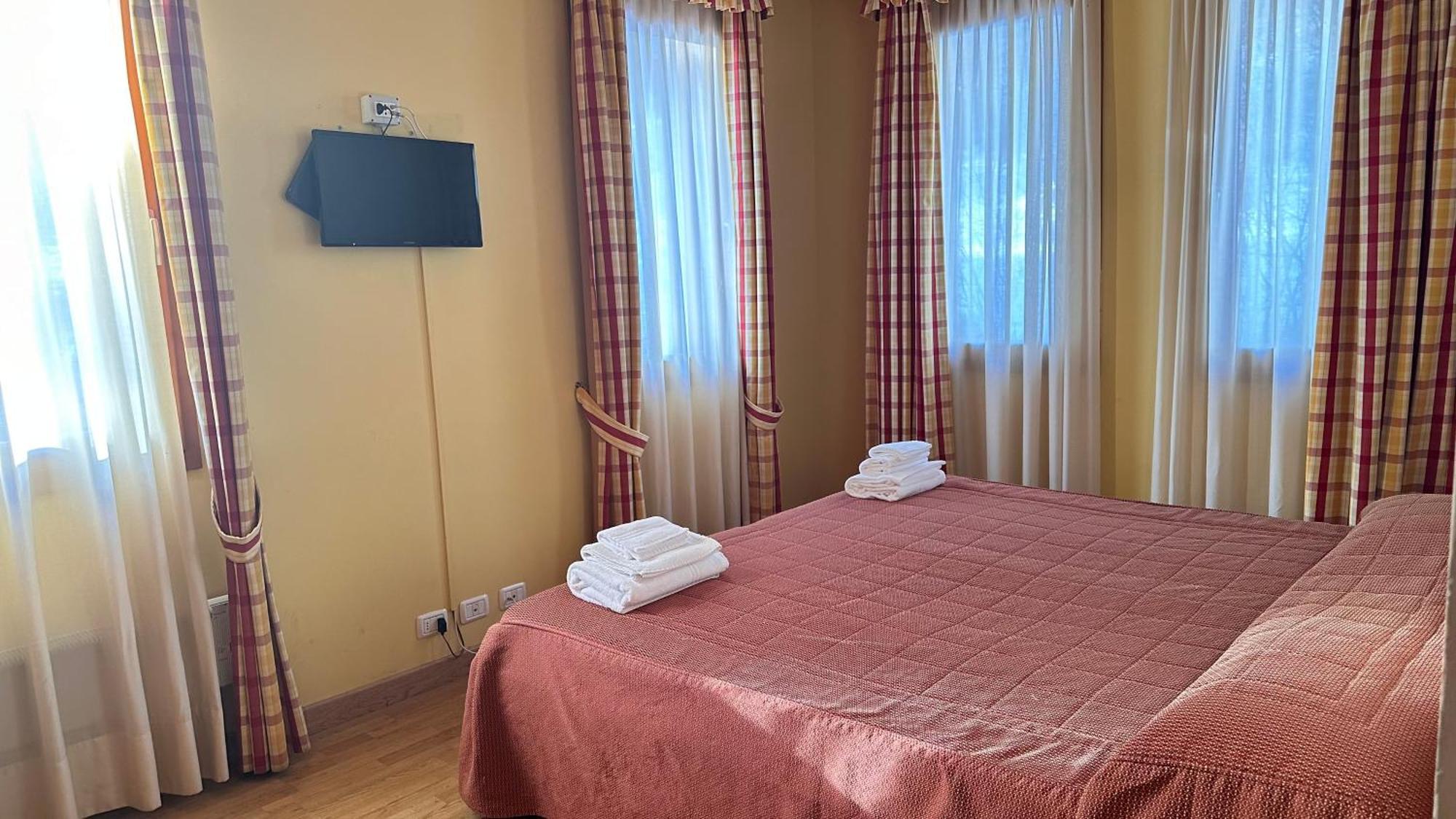 Hotel Chalet Casa Cesana Cesana Torinese Buitenkant foto