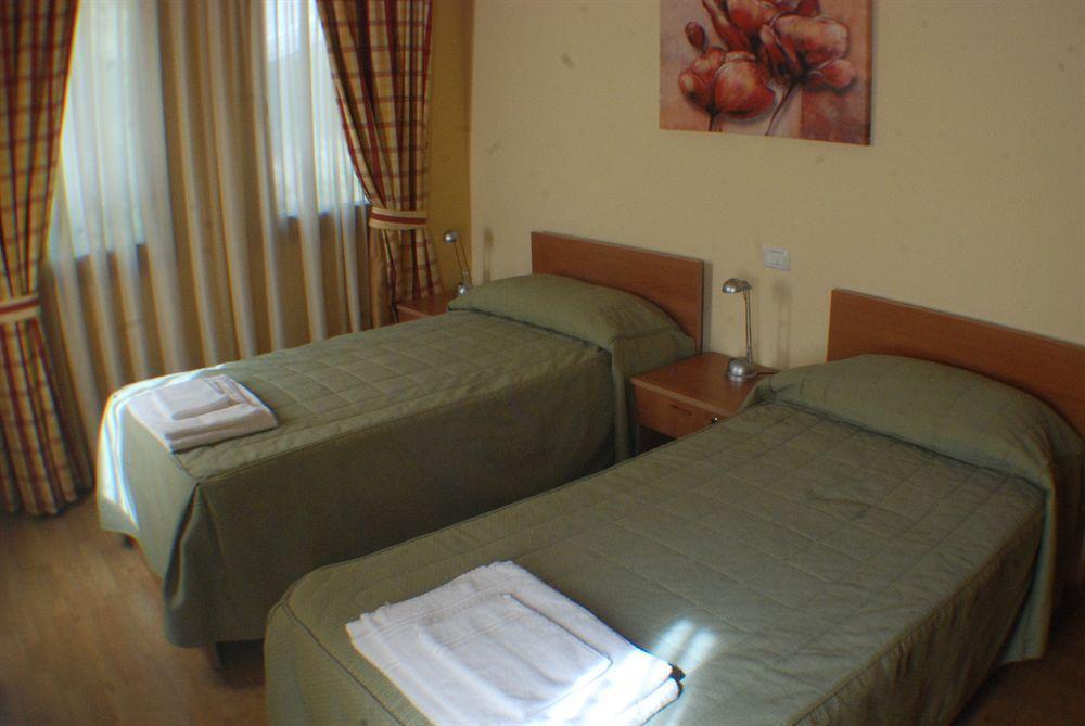 Hotel Chalet Casa Cesana Cesana Torinese Buitenkant foto