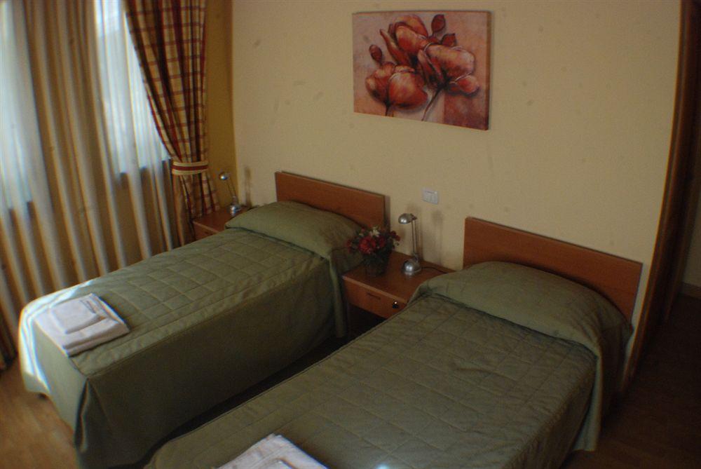 Hotel Chalet Casa Cesana Cesana Torinese Buitenkant foto